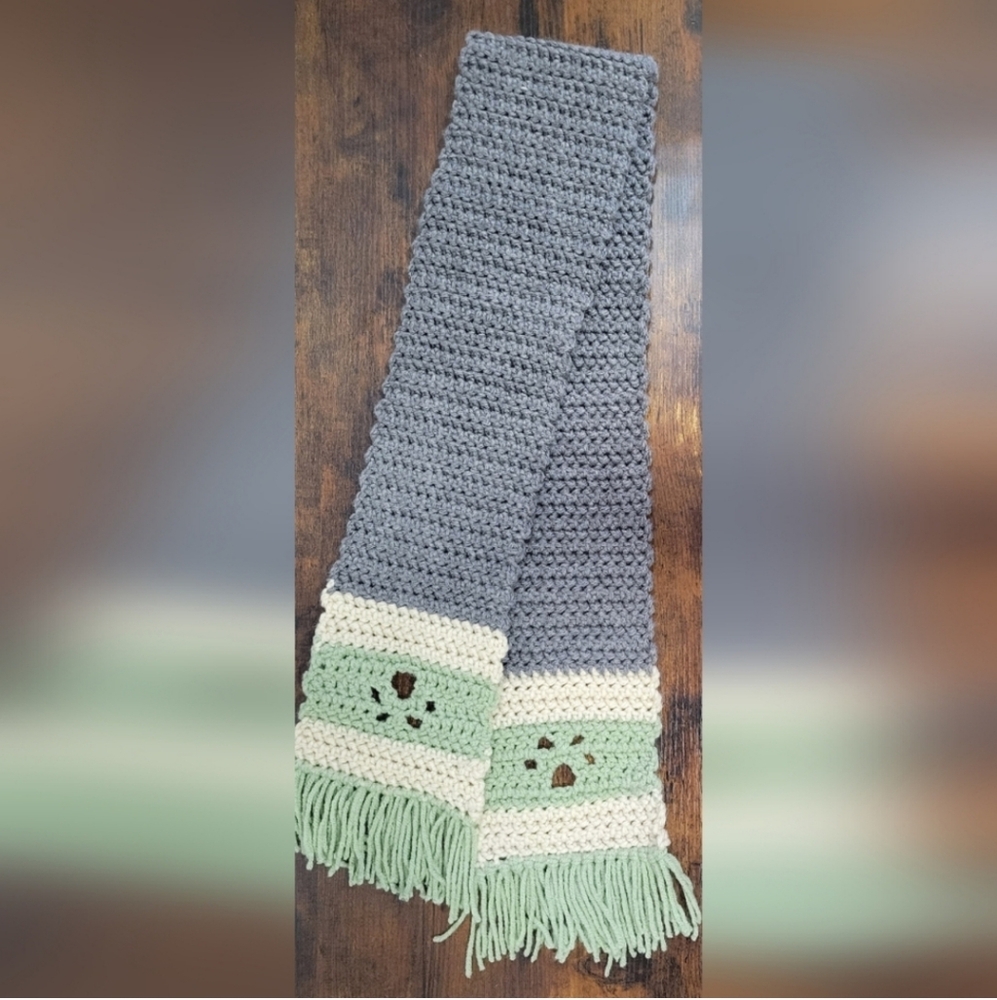 Child's Pawprint Scarf 🐾
